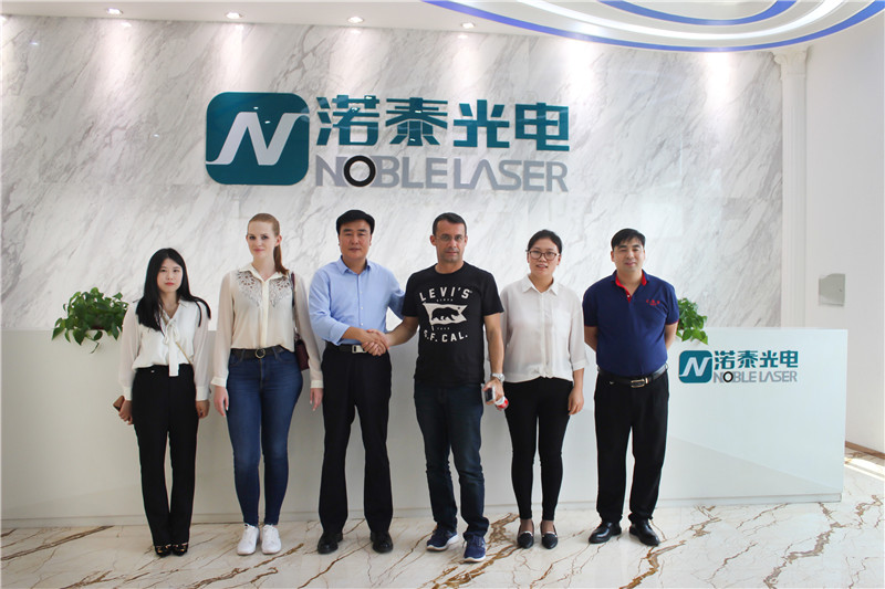 Welcome Spanish customers to visit Noble Laser